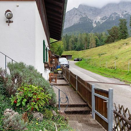 Ferienwohnung Zugspitznest Грайнау Екстер'єр фото