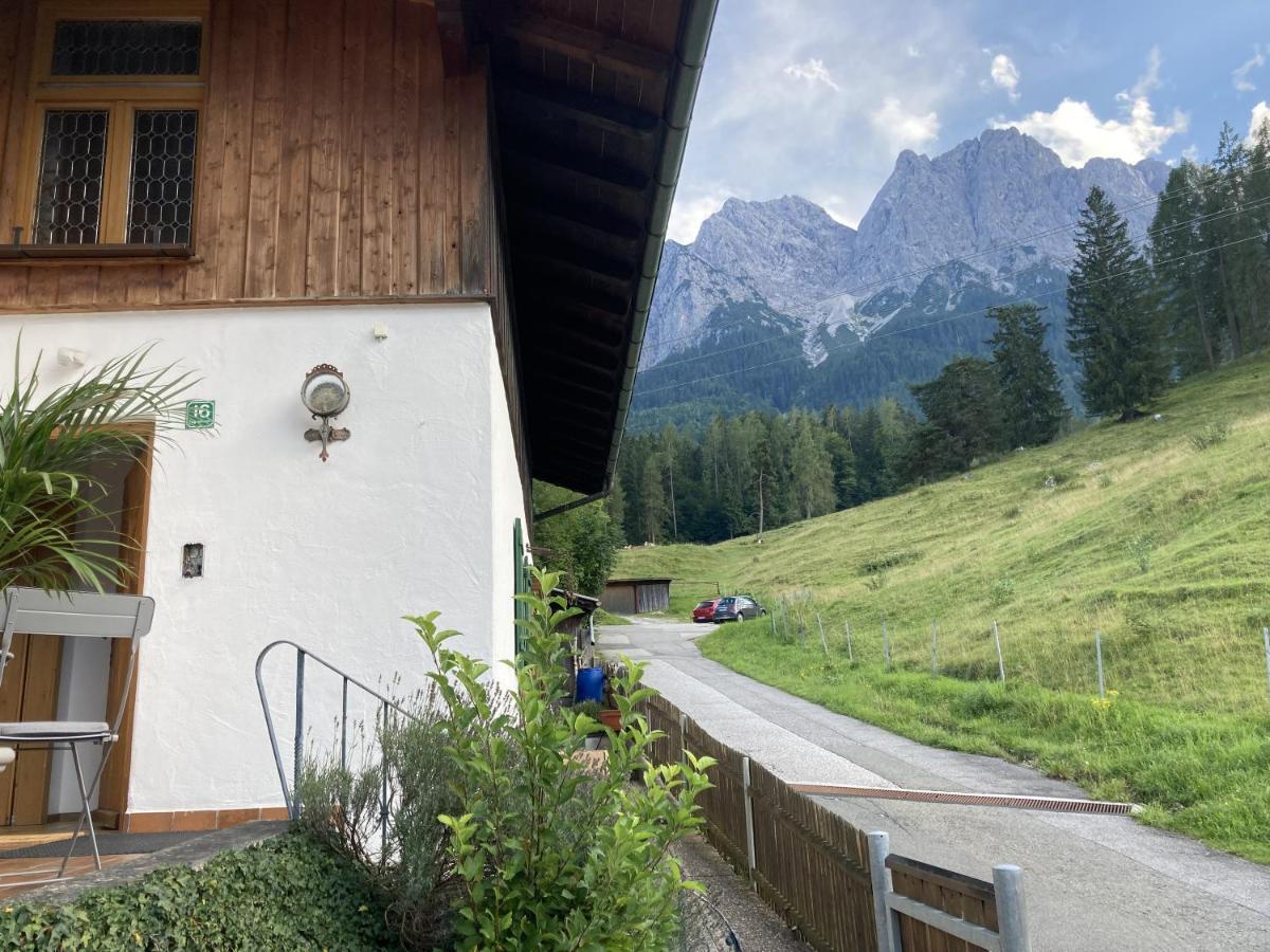 Ferienwohnung Zugspitznest Грайнау Екстер'єр фото